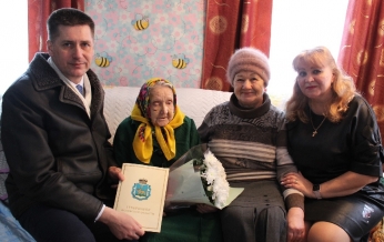 100-летний юбилей отметила ветеран труда Нина Артемьевна Шуляева.